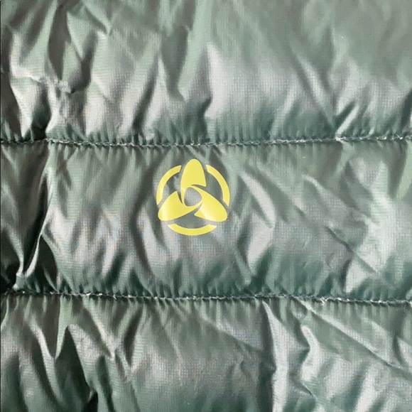 Men’s green turbine down jacket with neck pillow pocket - Picture 2 of 5